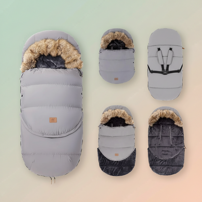 Chancelière poussette grise avec capuche fourrure - Détails intérieur doublure noire et ouvertures harnais
