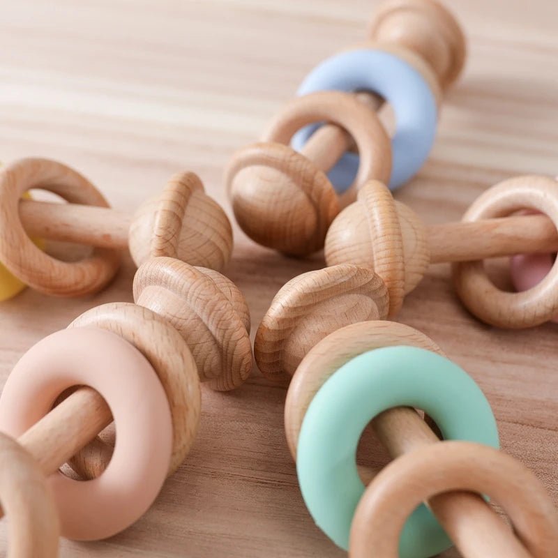 Hochet en bois de hêtre et silicone – Anneau de dentition bébé, jouet Montessori sensoriel - Nid’Éveil
