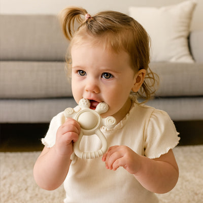 Anneau de Dentition en Silicone Souple – Jouet de Dentition Bébé Sensoriel et Sûr | Nid’Éveil